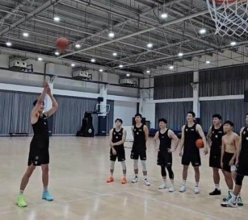 8868体育注册-杨瀚森回国就开练，自评NBA菜鸟赛季：给打四五十分